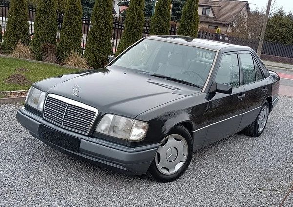 Mercedes-Benz Klasa E cena 27900 przebieg: 196000, rok produkcji 1994 z Lubartów małe 352